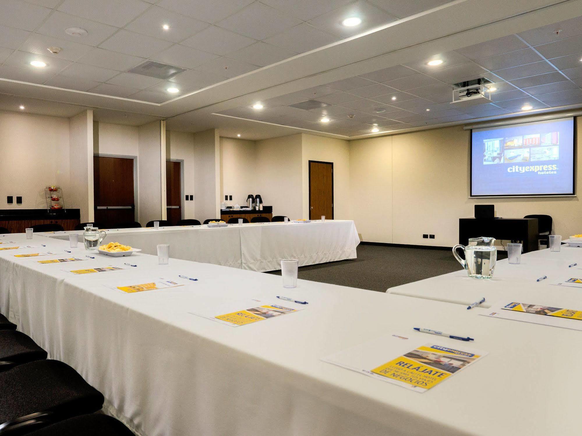 Hotel City Express Plus By Marriott Aeropuerto