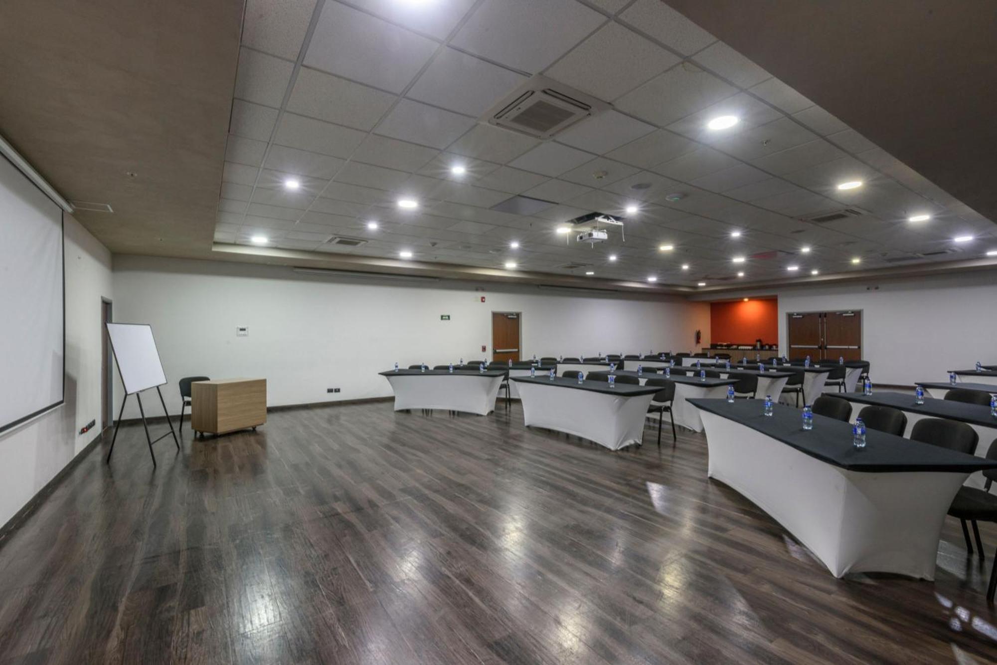 Express By Marriott Aeropuerto Hotel